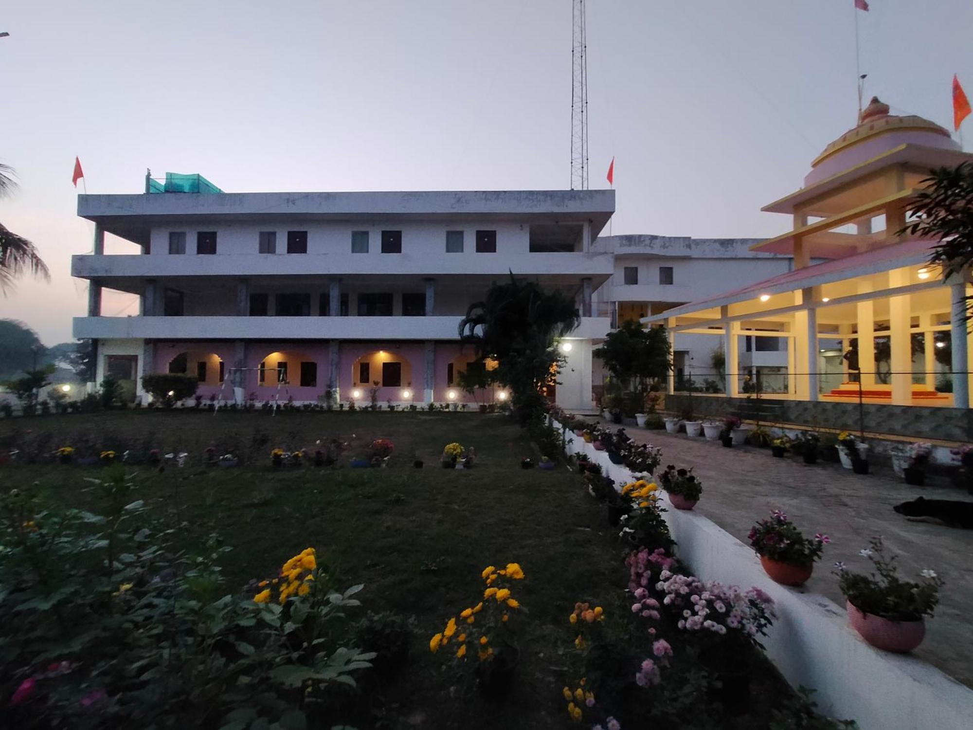 ורנאסי Vedic Villa מראה חיצוני תמונה